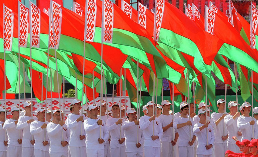 Восприятие белорусской молодежью союза с Россией меняется - социологи
