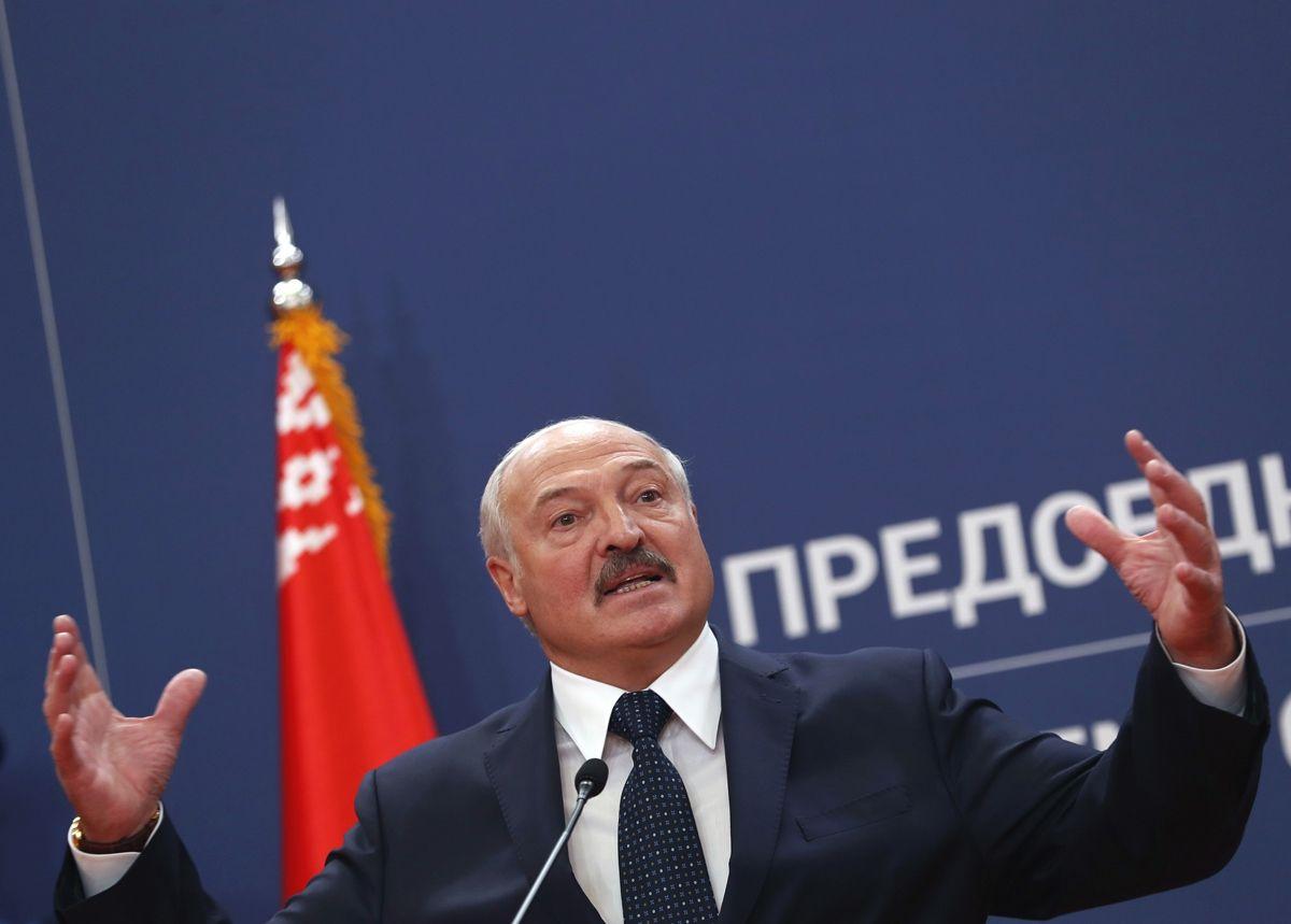 Лукашенко заявил о попытке «раскачать» трудовые коллективы