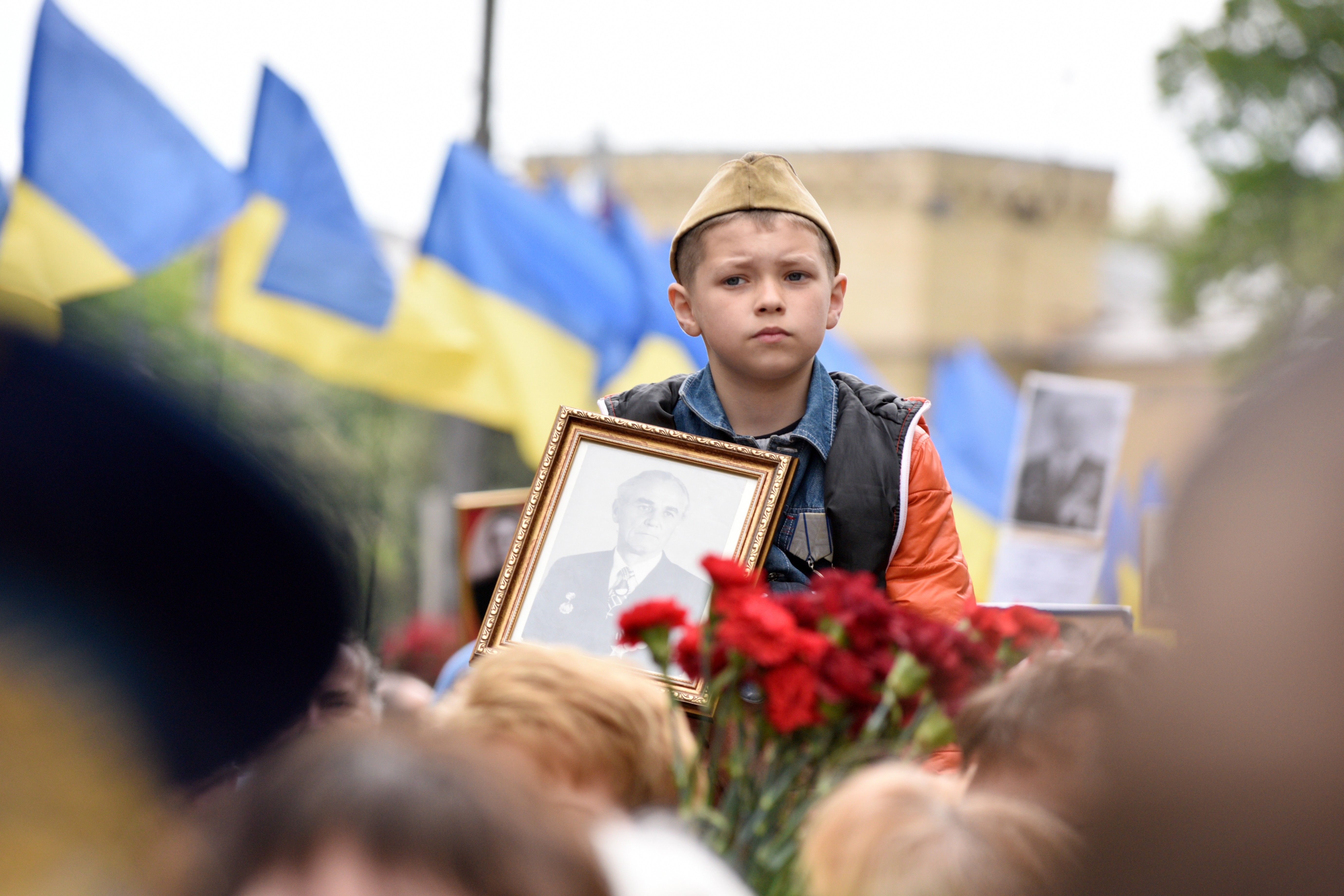 Раскол усиливается: почему украинцы не поддерживают курс на отказ от Дня Победы