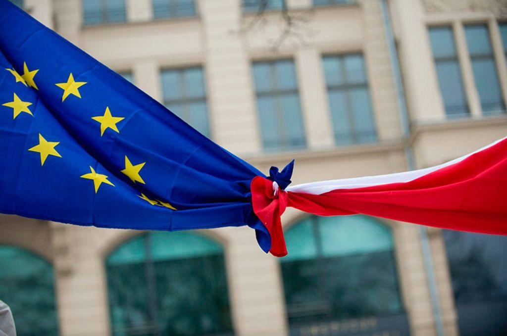 Европарламент проголосовал за санкции против Польши