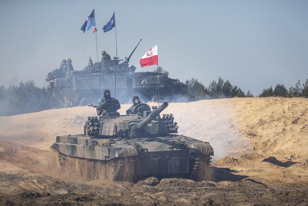 Польша наращивает вооружения у границ России и Белоруссии
