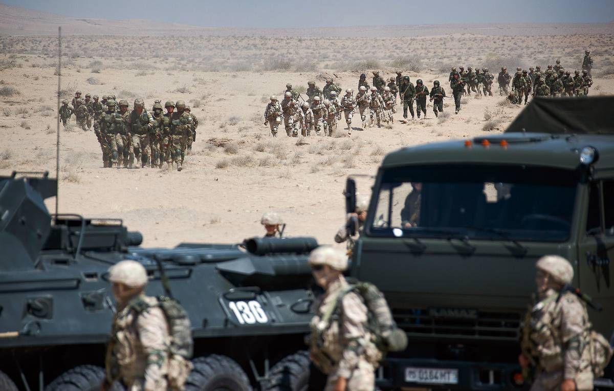 Шойгу призвал Таджикистан и Узбекистан готовиться к вторжению афганских террористов
