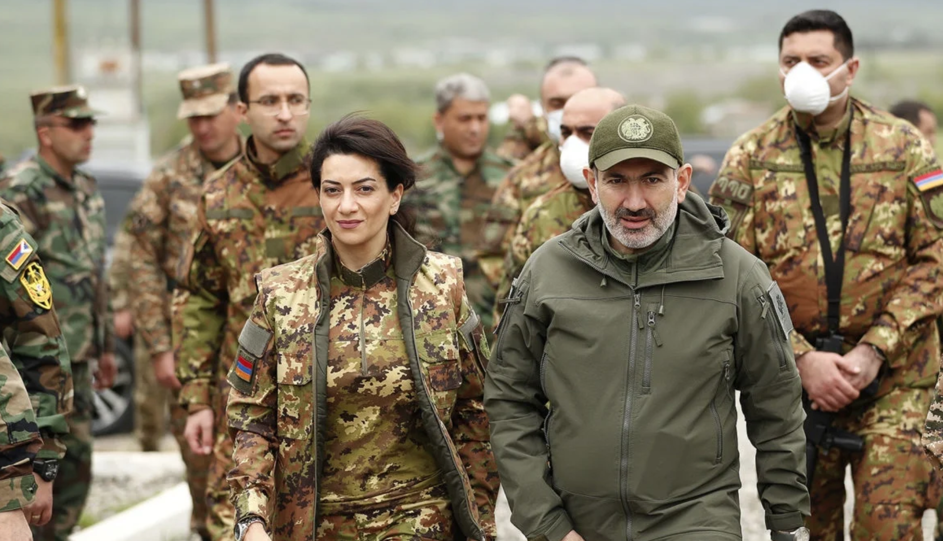 Супруга Пашиняна собралась воевать в Карабахе