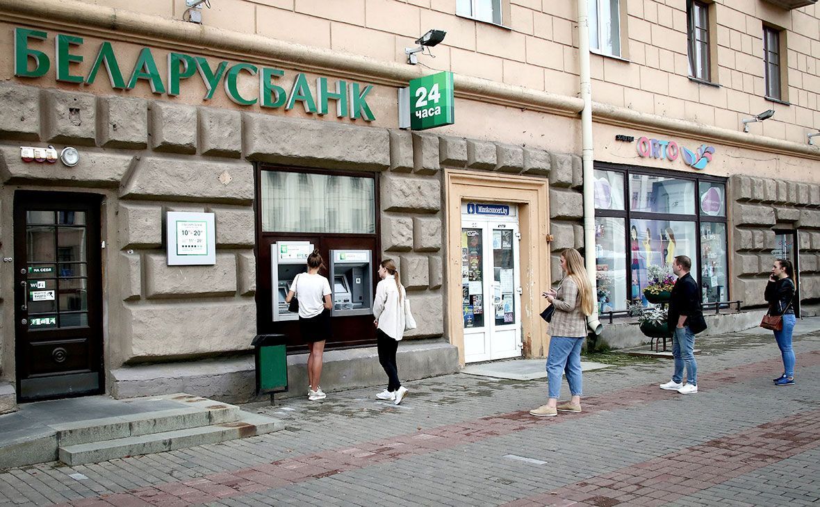 В оппозиции Беларуси призвали Visa и MasterCard прекратить сотрудничать с госбанками