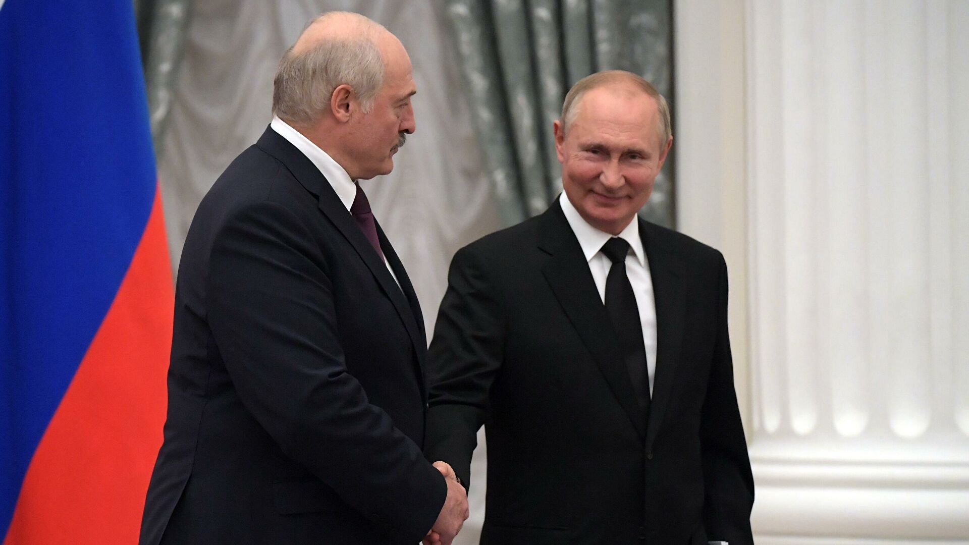 Лукашенко привез Путину новогодние подарки