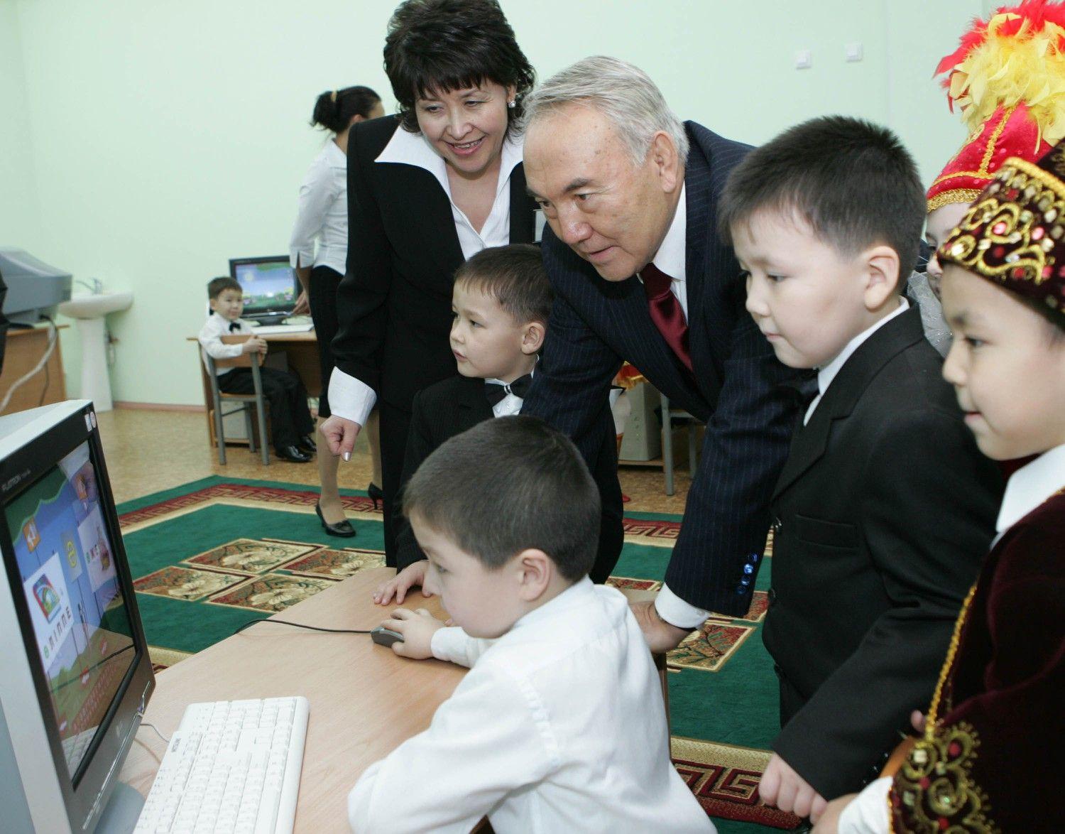 К чему приведет латинизация Казахстана? Опыт прогноза