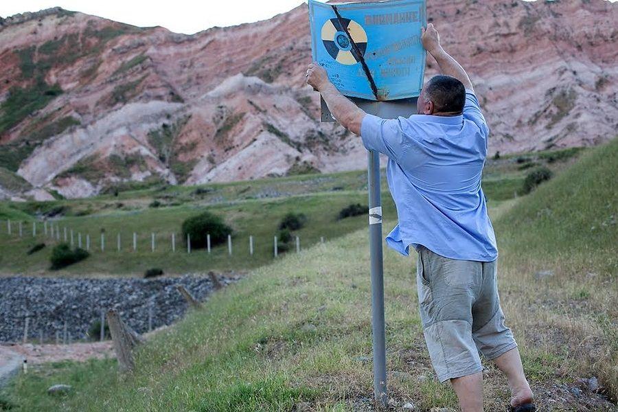В Кыргызстане официально запретили добывать уран и торий