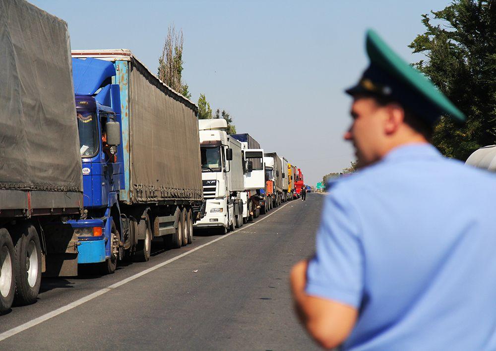 Власти Казахстана обвинили кыргызских экспортеров в лжетранзите