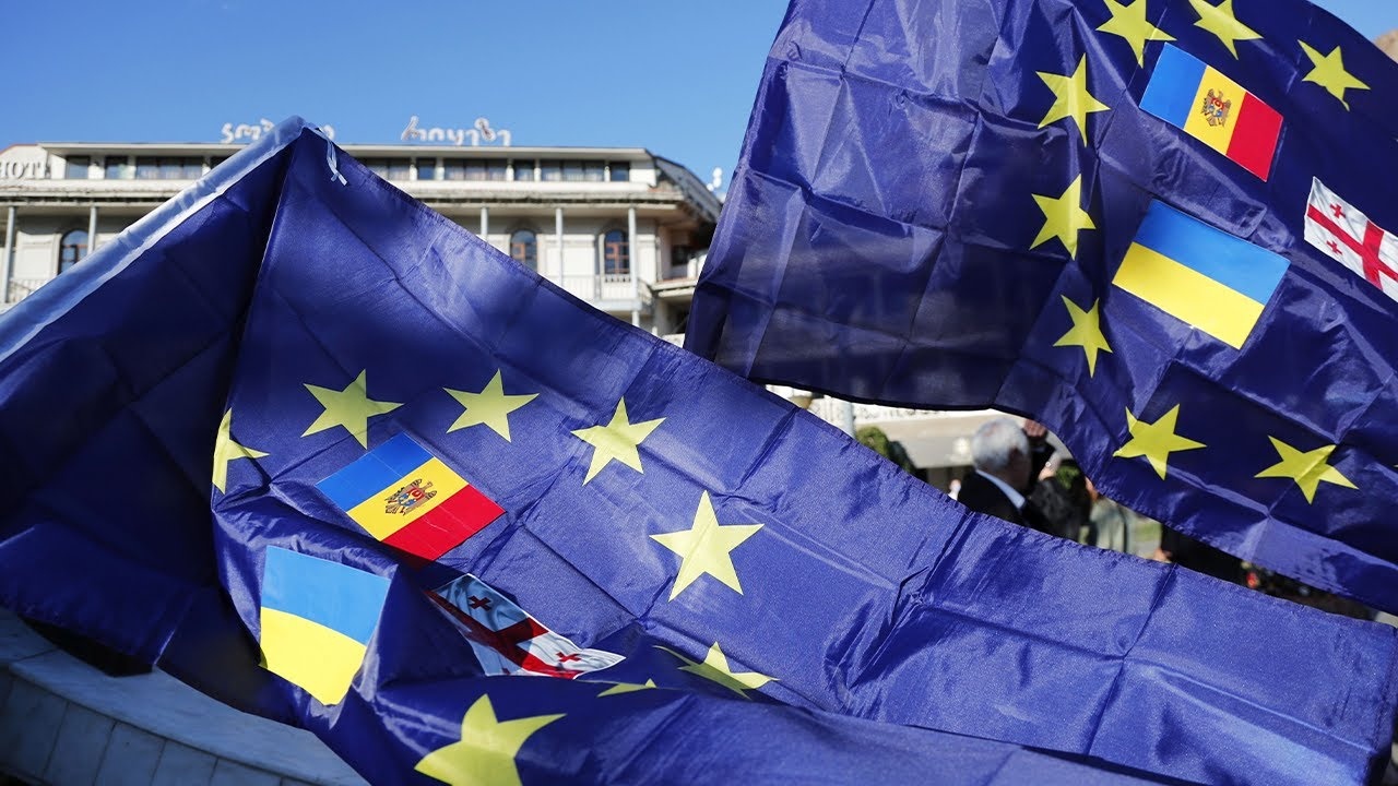 Армения вступит в ес. Грузия и Европейский Союз. Европейский Союз и Молдова. Вступление Молдавии в Европейский Союз. Молдова ЕС флаги.