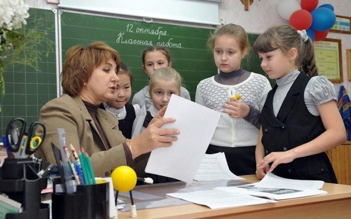 Стало известно, как изменилась зарплата белорусских учителей