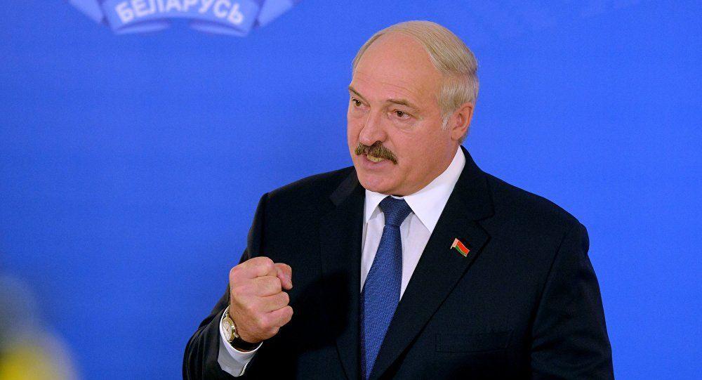 Лукашенко приказал срочно отменить запрет на ночную продажу алкоголя