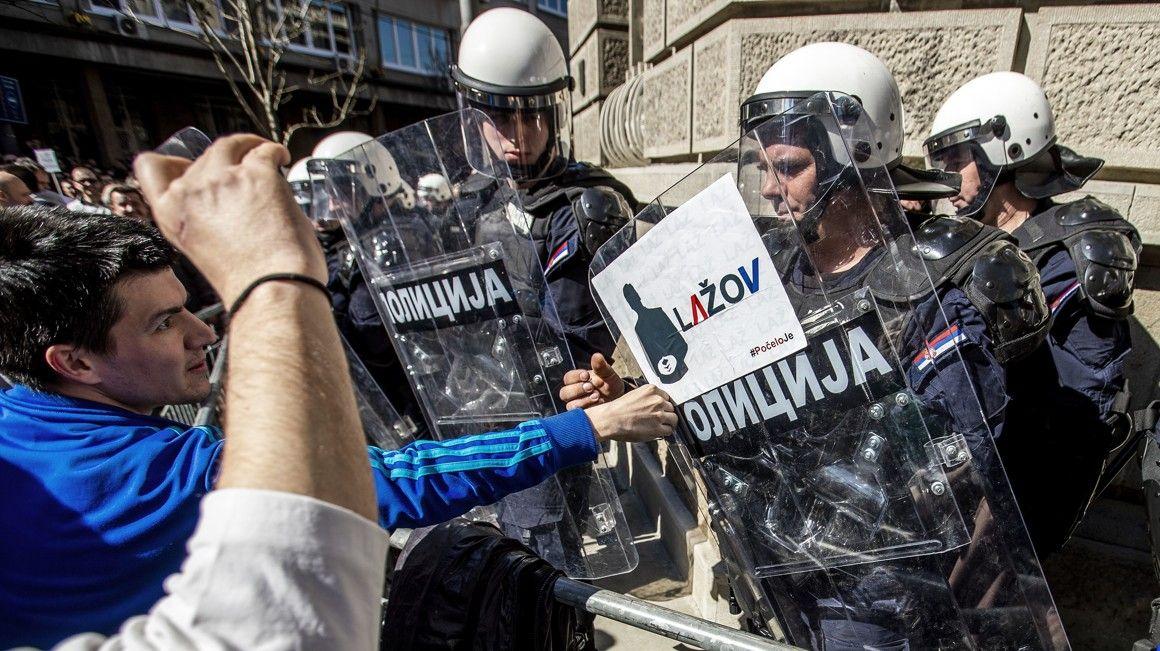 Причины волнений в Белграде: Евросоюз хочет, чтобы Сербия сдала Косово