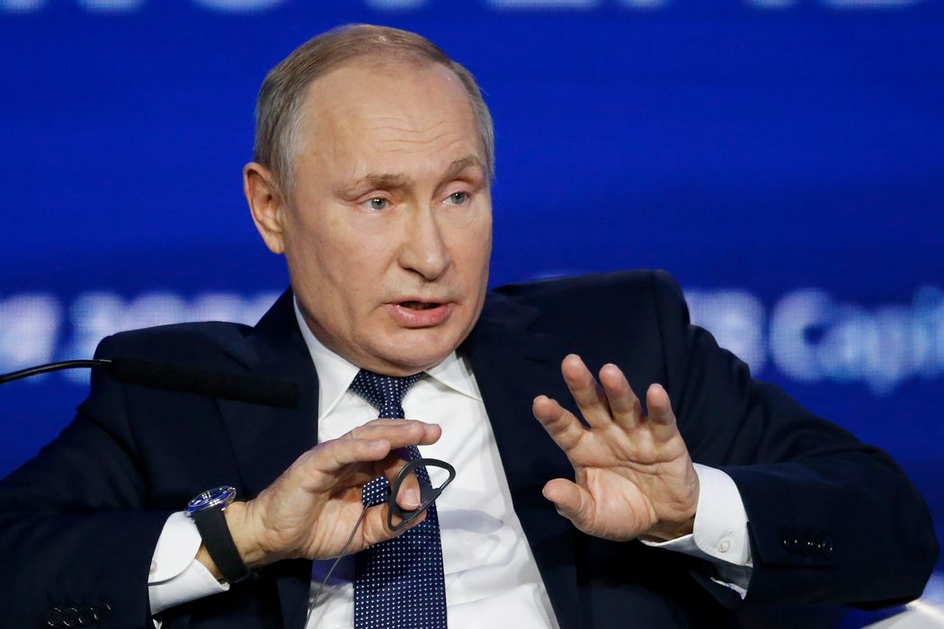 Путин: Россия не собирается «восстанавливать империю»