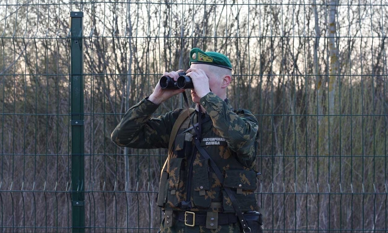 На границах Беларуси искусственно создается повышенное  военное напряжение – Савиных