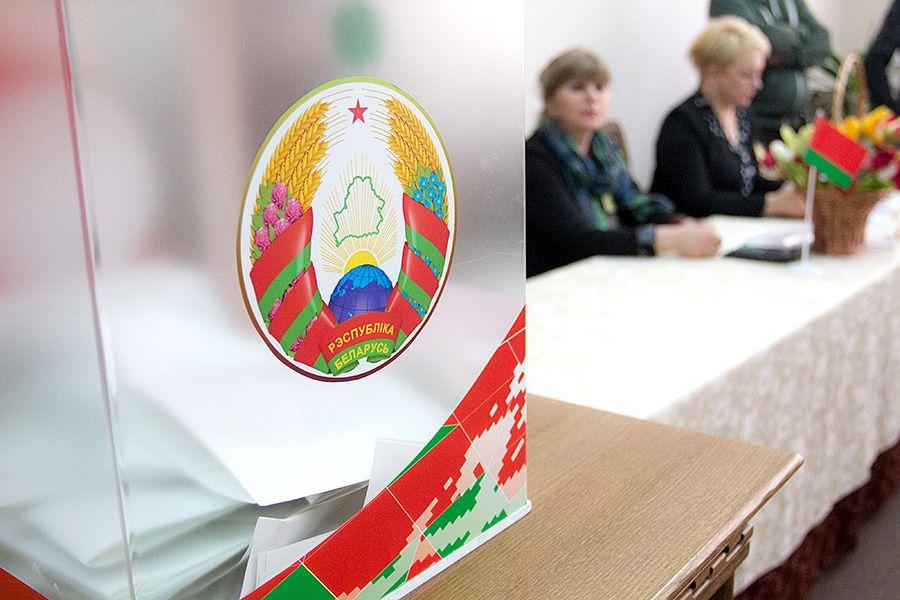 Список кандидатов в президенты Беларуси начал сокращаться