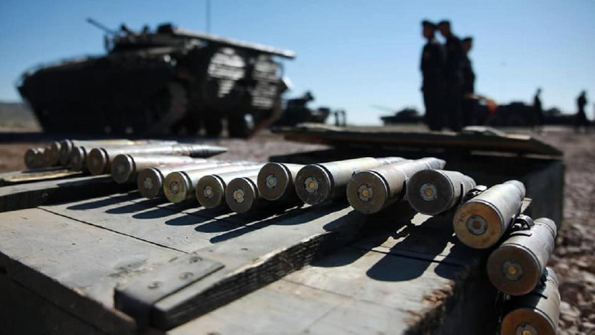 Казахстан подарит Кыргызстану военную технику и боеприпасы