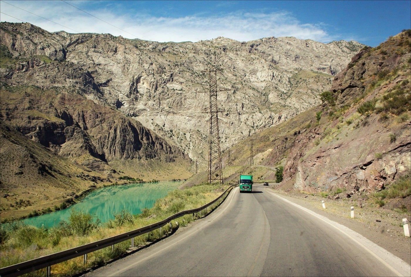 Новый маршрут грузоперевозок свяжет Узбекистан, Кыргызстан и Китай