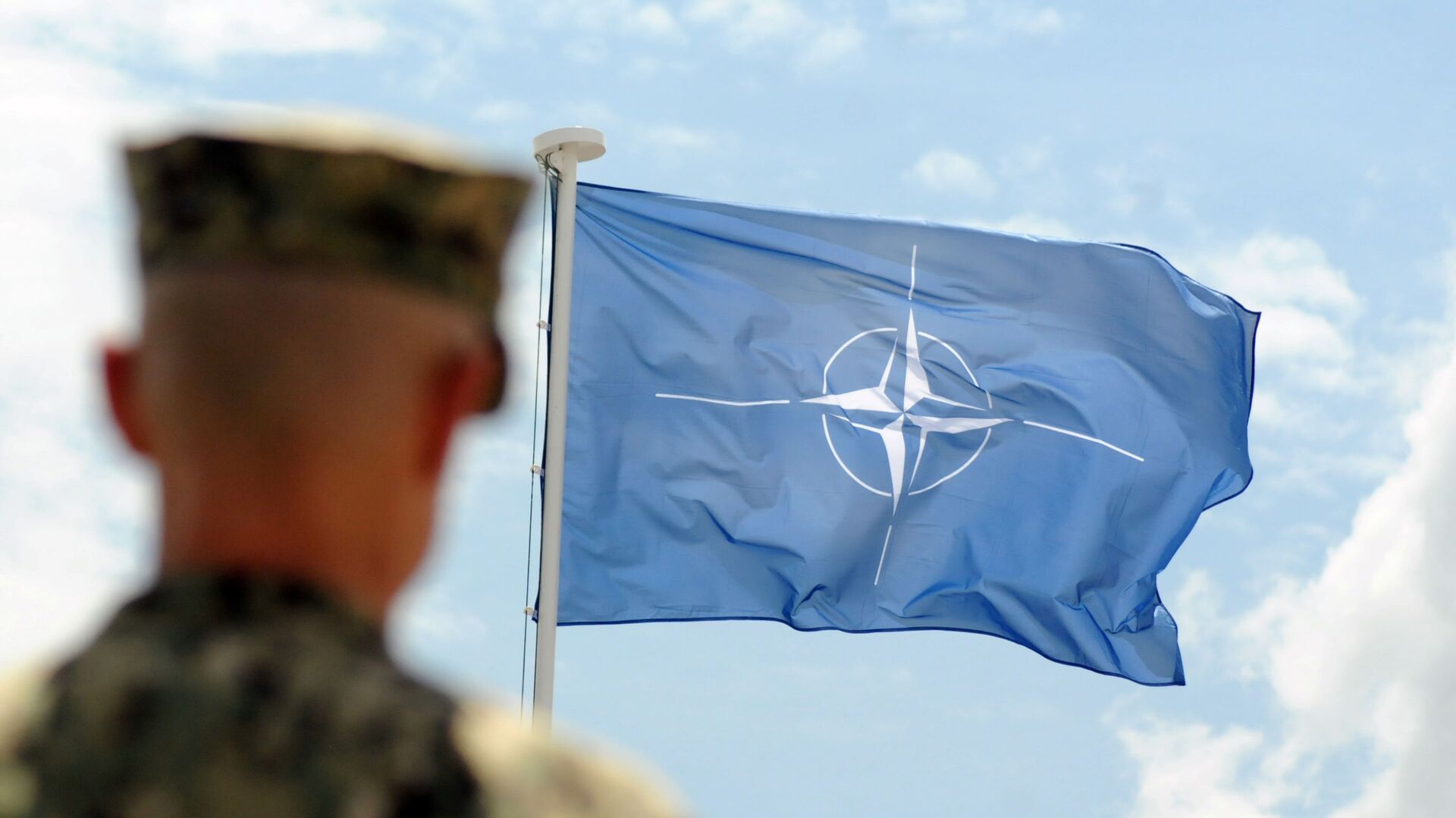 Опасное сближение: что стоит за активизацией НАТО в Казахстане