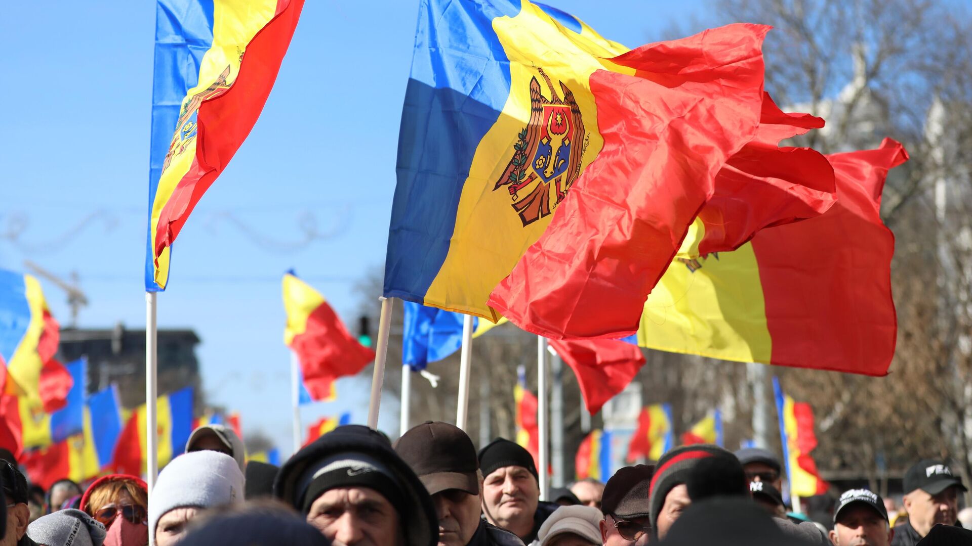 Румынизация и вытеснение русского языка ведут к расколу Молдовы – политолог