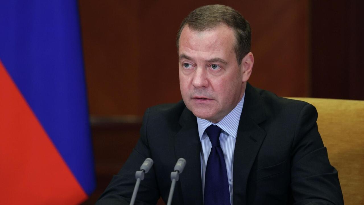 Медведев раскрыл, до чего способен довести Литву ответ России на блокаду Калининграда