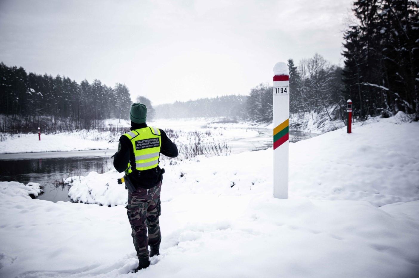 Мигранты рассказали о жестоком обращении литовских силовиков на границе с Беларусью