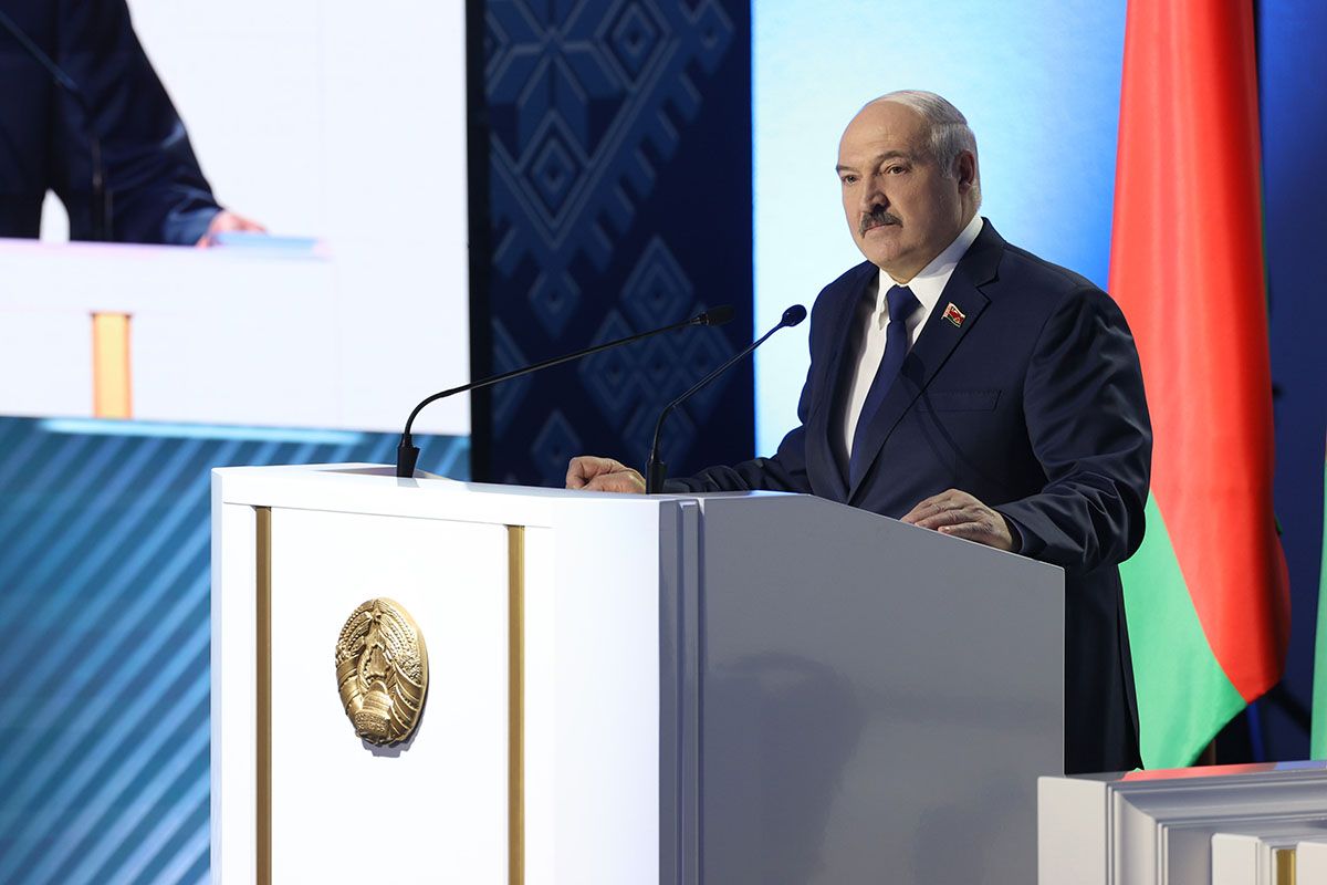 Лукашенко назвал условия ухода в отставку