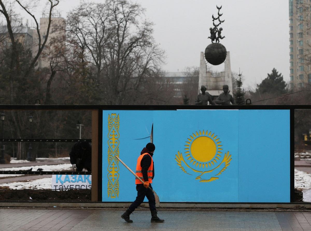Полковник Тиханский: Антироссийские силы в правительстве угрожают стабильности Казахстана