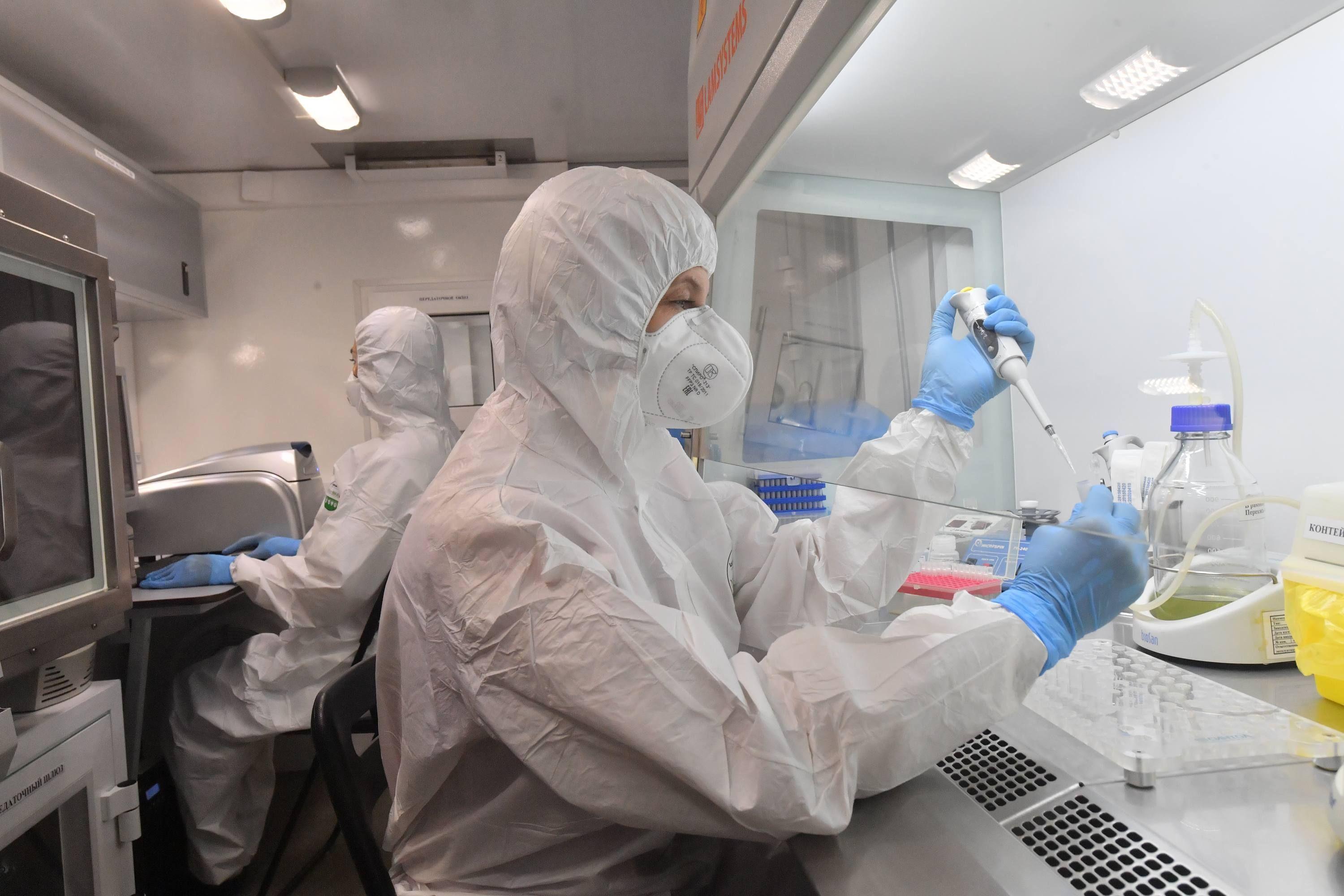 Путин: Россия поможет странам СНГ исследовать геном коронавируса