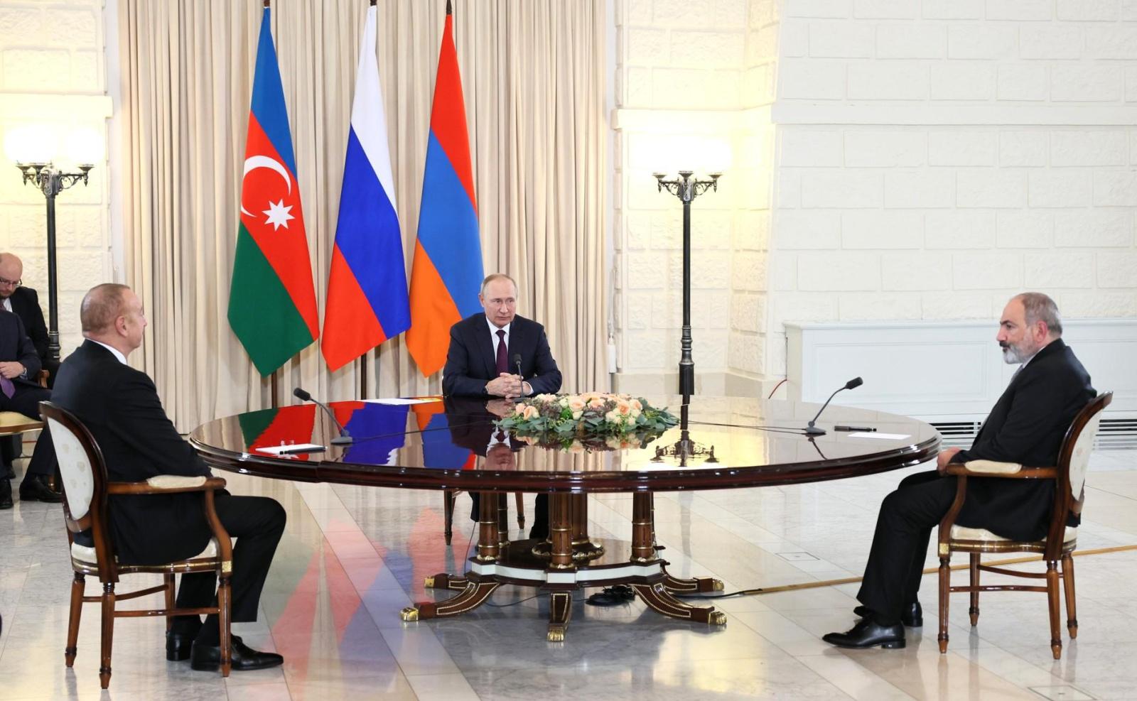 Путин подвел итоги переговоров с лидерами Армении и Азербайджана