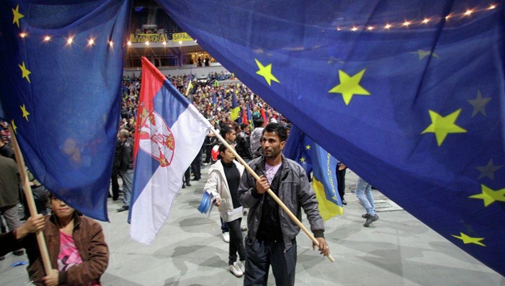 Сербия и Черногория могут вступить в Евросоюз до 2025 года