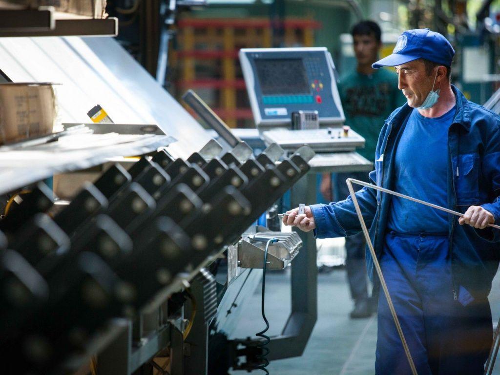 Объем промышленного производства в Казахстане вырос на 5,6% за январь-февраль