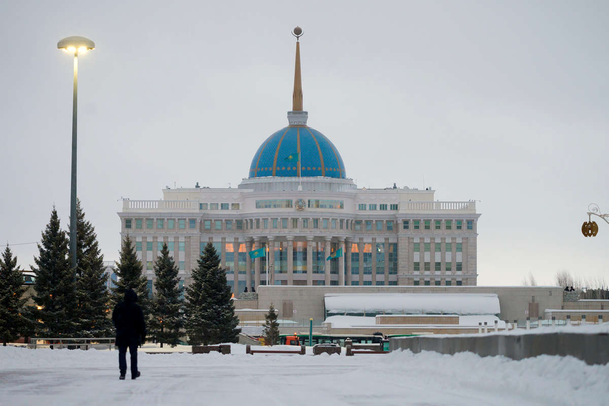 Эксперт назвал основные рычаги давления Запада на экономику Казахстана