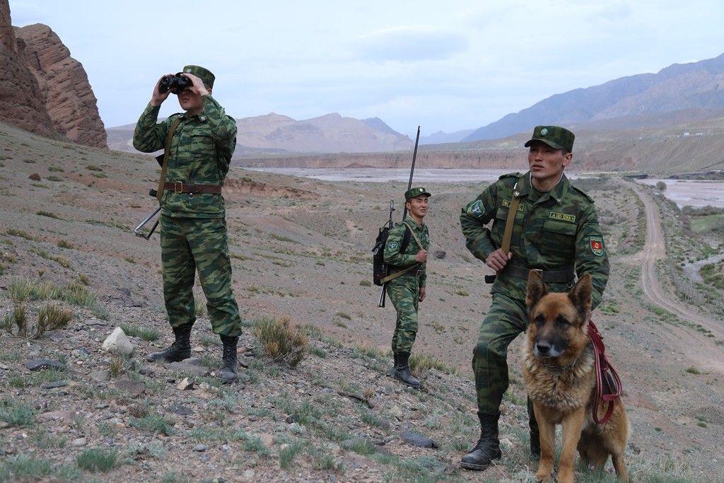 Кыргызстан и Таджикистан поспорили об ответственности за перестрелку на границе