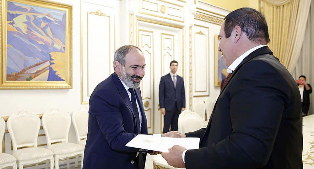Пашинян и Царукян выступили за проведение досрочных выборов в Армении