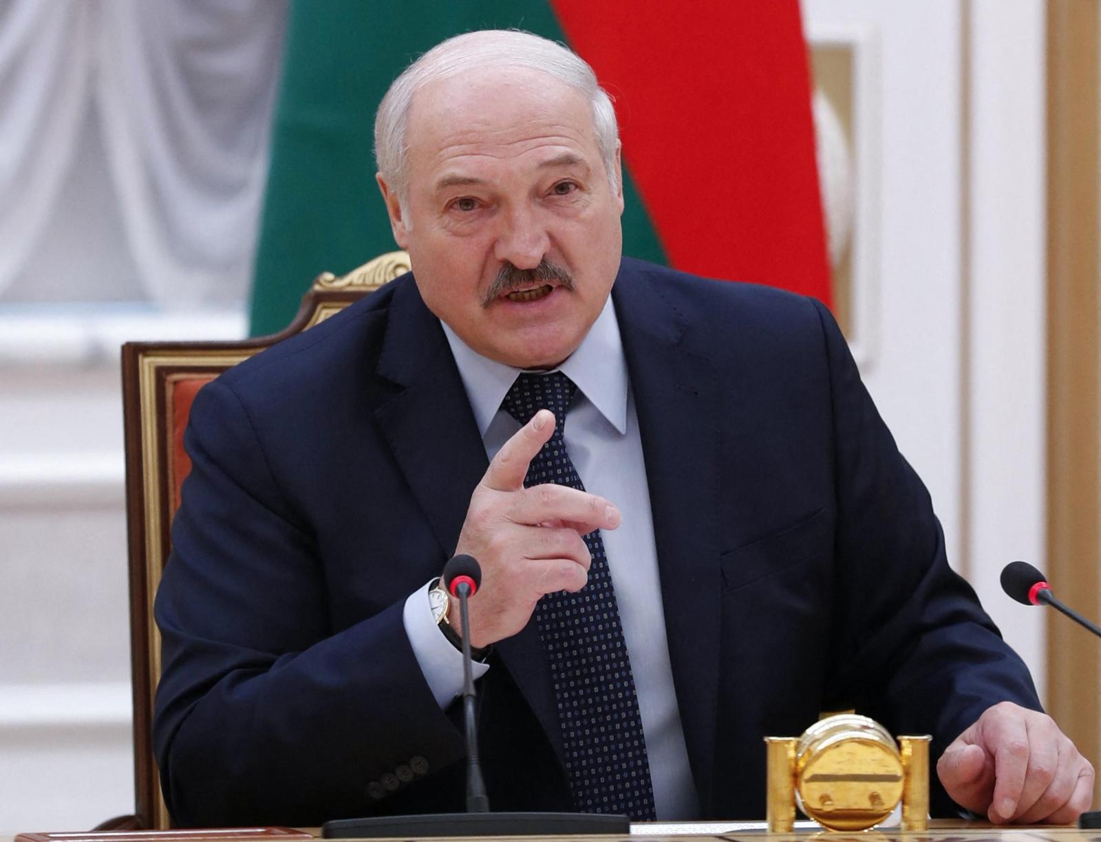 Лукашенко объяснил, как Запад создает риски третьей мировой войны