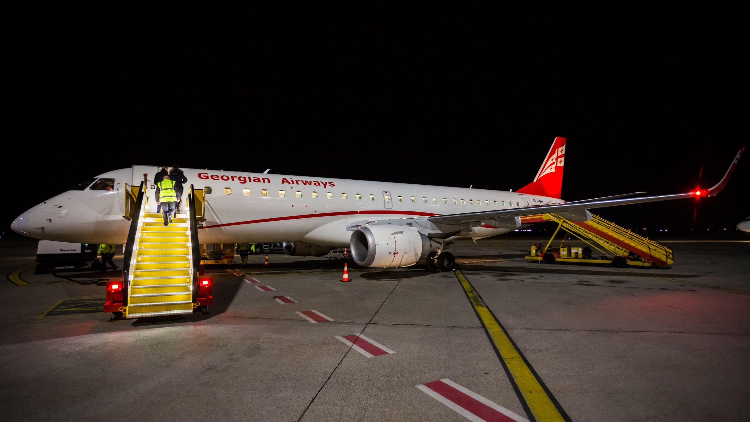 Прямой самолет в грузию. Georgian Airlines. Авиакомпании Грузии. Авиалинии Грузии. Авиакомпания грузинские авиалинии.