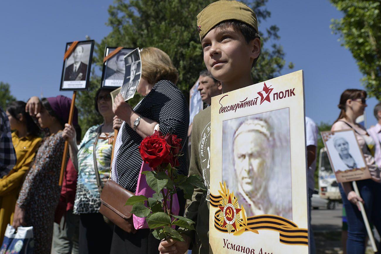 Власти Таджикистана пересмотрели запрет на акцию «Бессмертный полк»