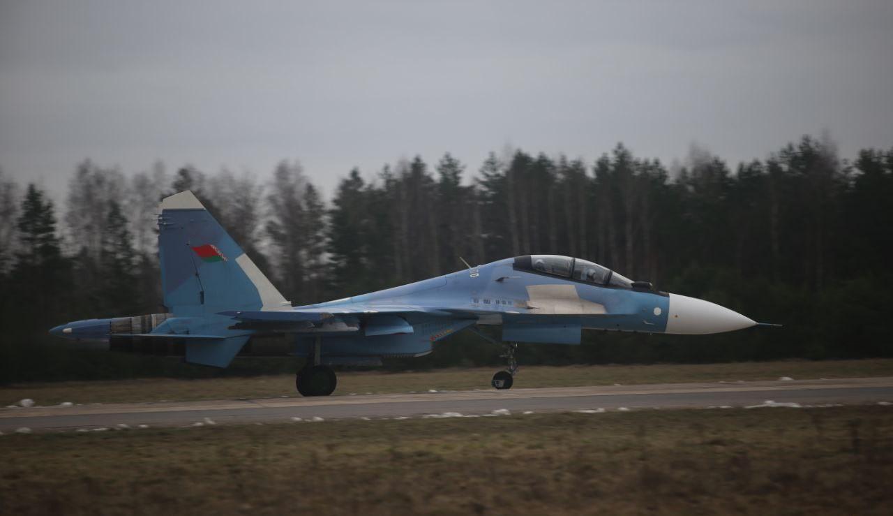 Минобороны Беларуси показало самолеты, которые используются в учениях с Россией