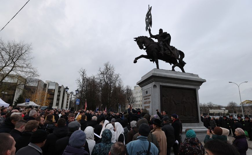 Власти Минска объяснили, что символизирует открытие памятника Александру Невскому