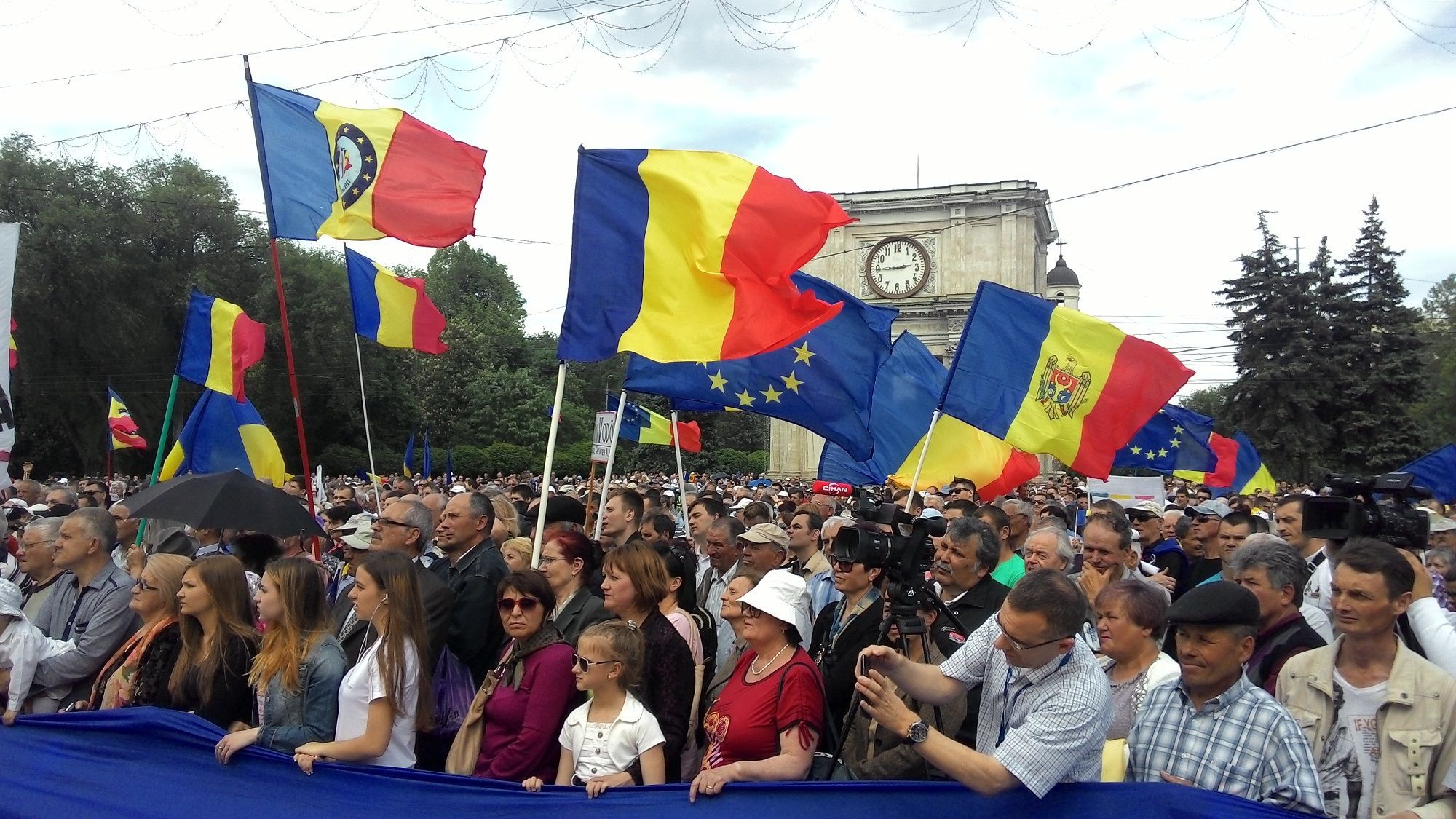 Новости румынии. Унионисты Молдовы. Объединение Румынии и Молдавии. Митинг унионистов в Кишиневе. День объединения Румынии.