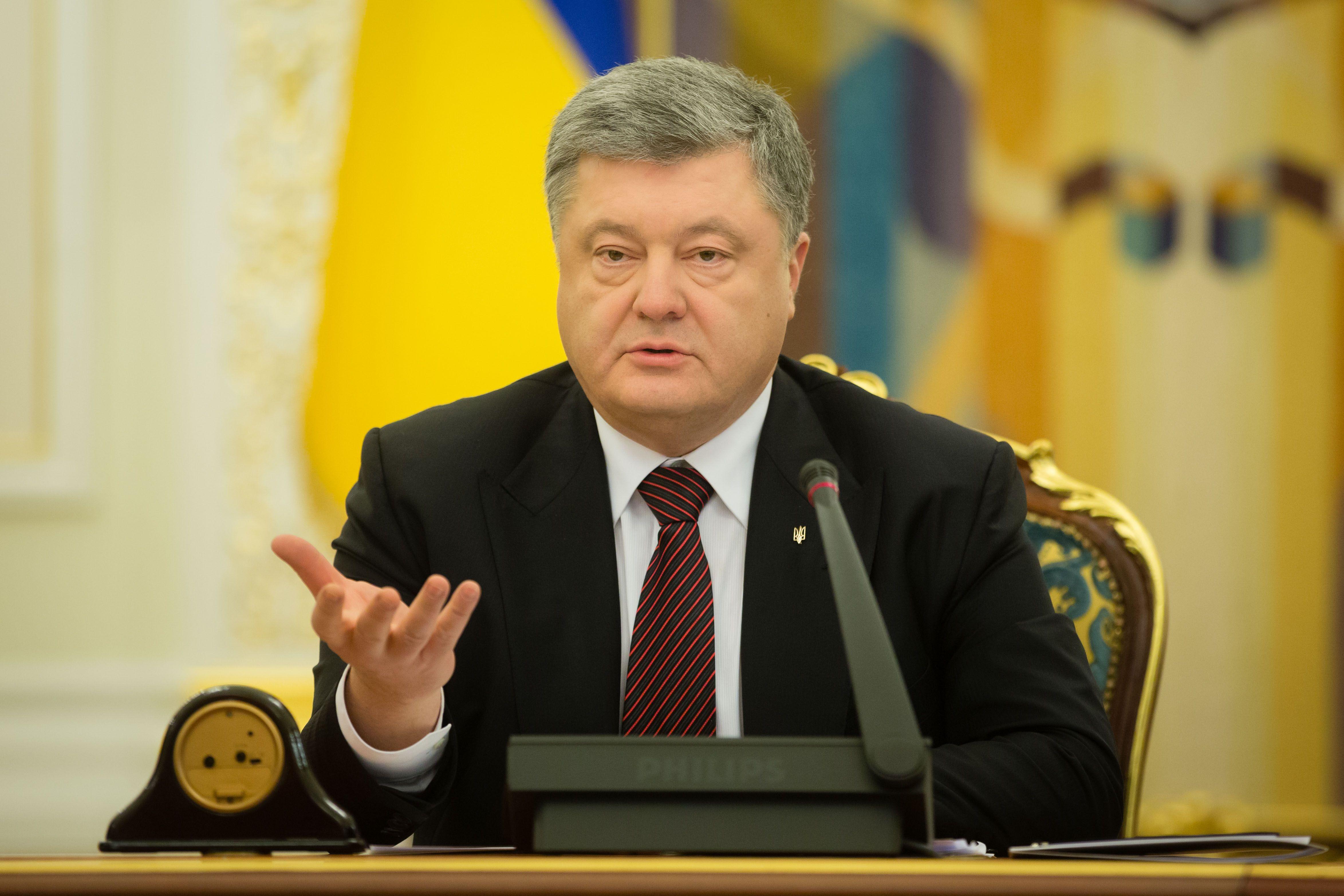 Порошенко подписал закон об украинизации СМИ