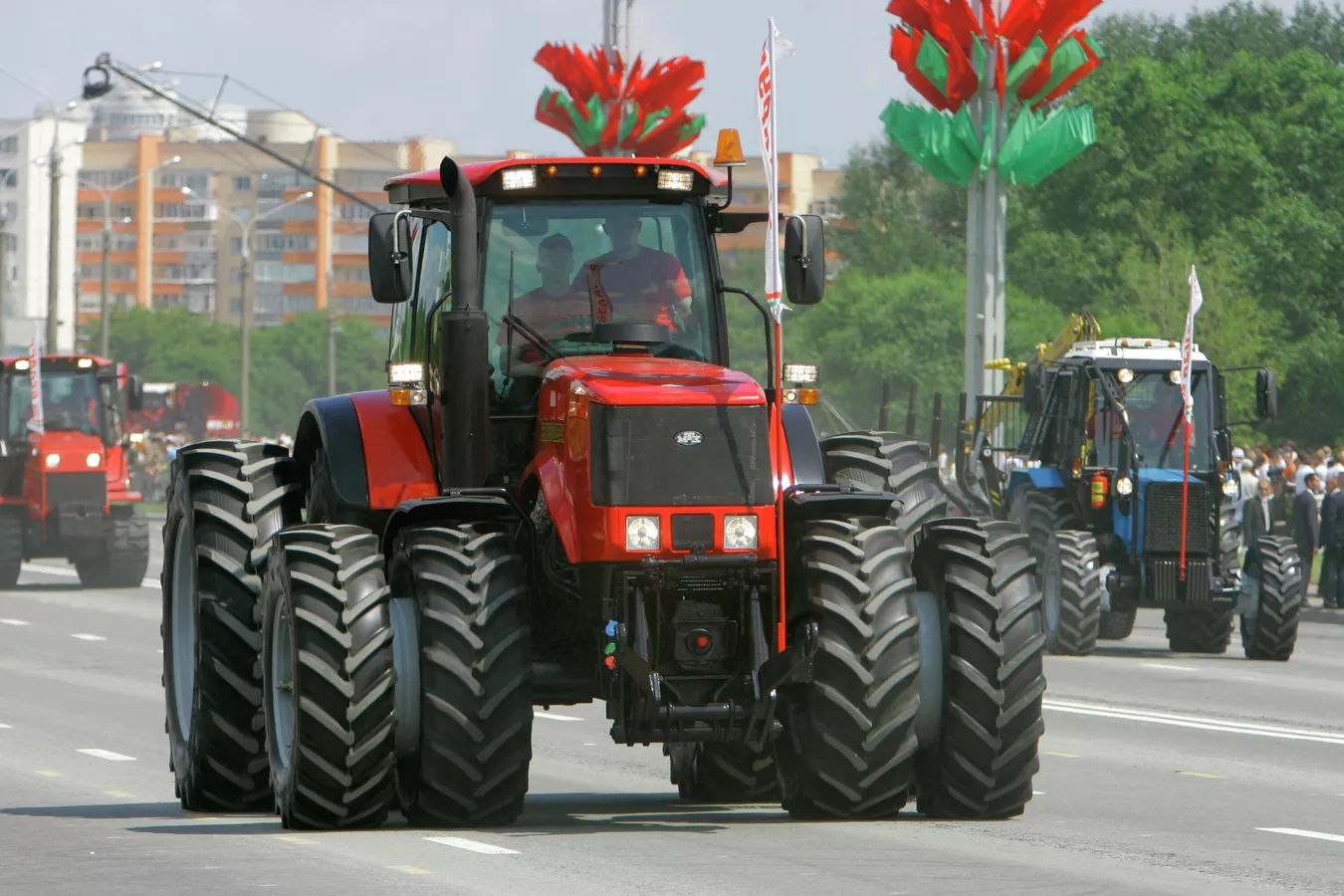 Муниципалитеты Кузбасса получили новые тракторы BELARUS