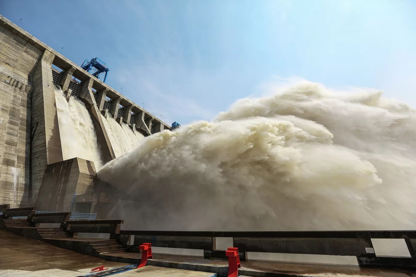 Кыргызстан нарастит подачу воды в Казахстан