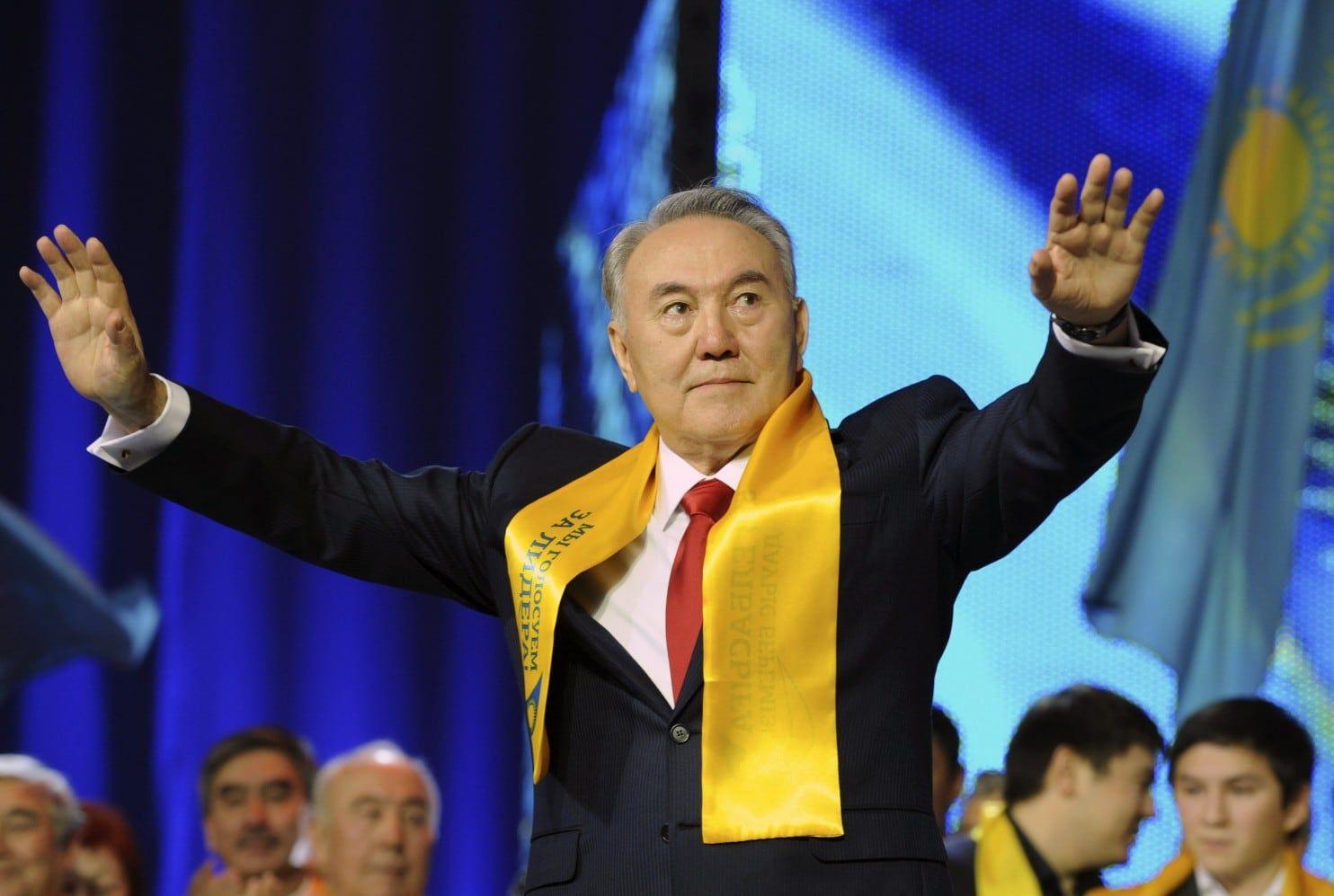 Назарбаев объяснил причины ухода с поста президента Казахстана