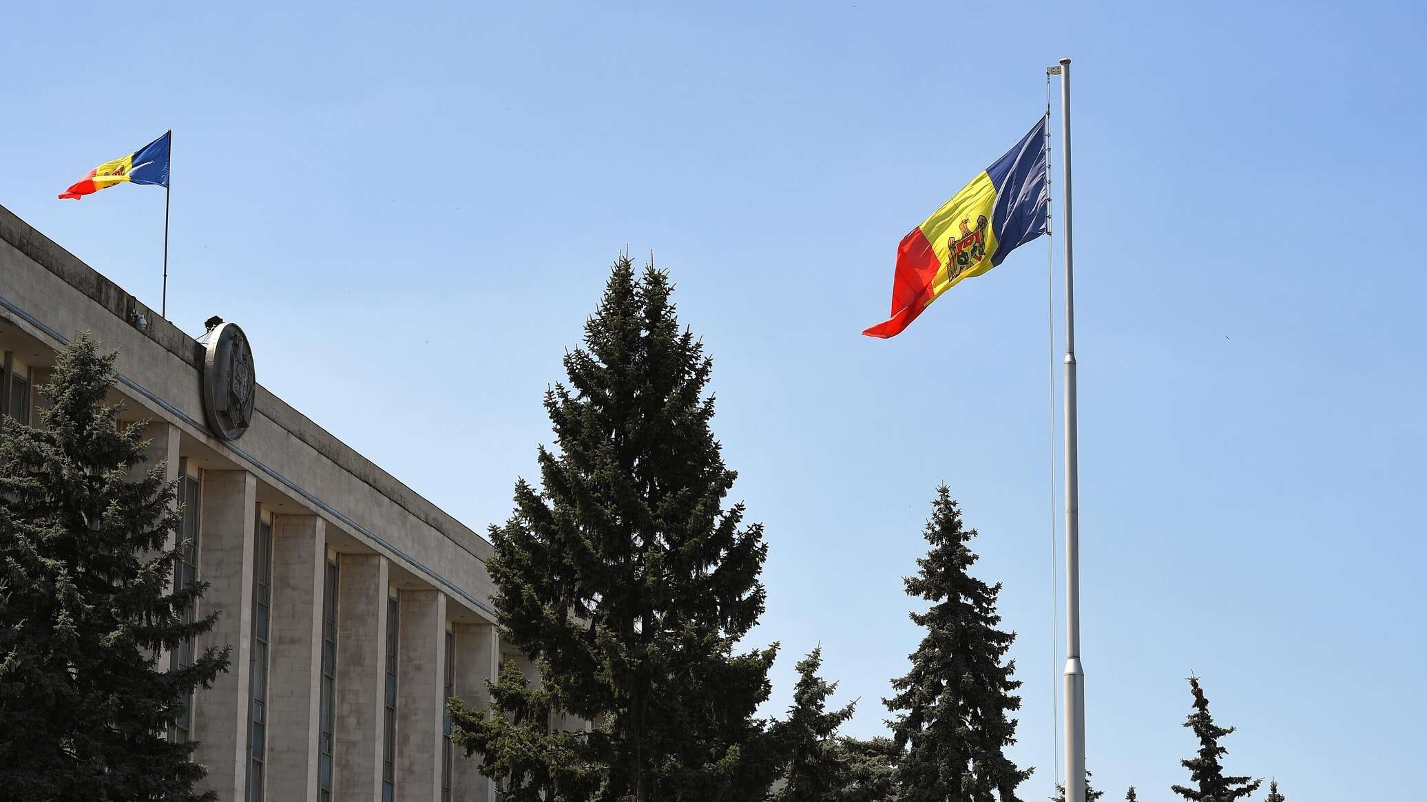 В Молдове выявили, что коррупция выше в госучреждениях, чем в частном секторе страны