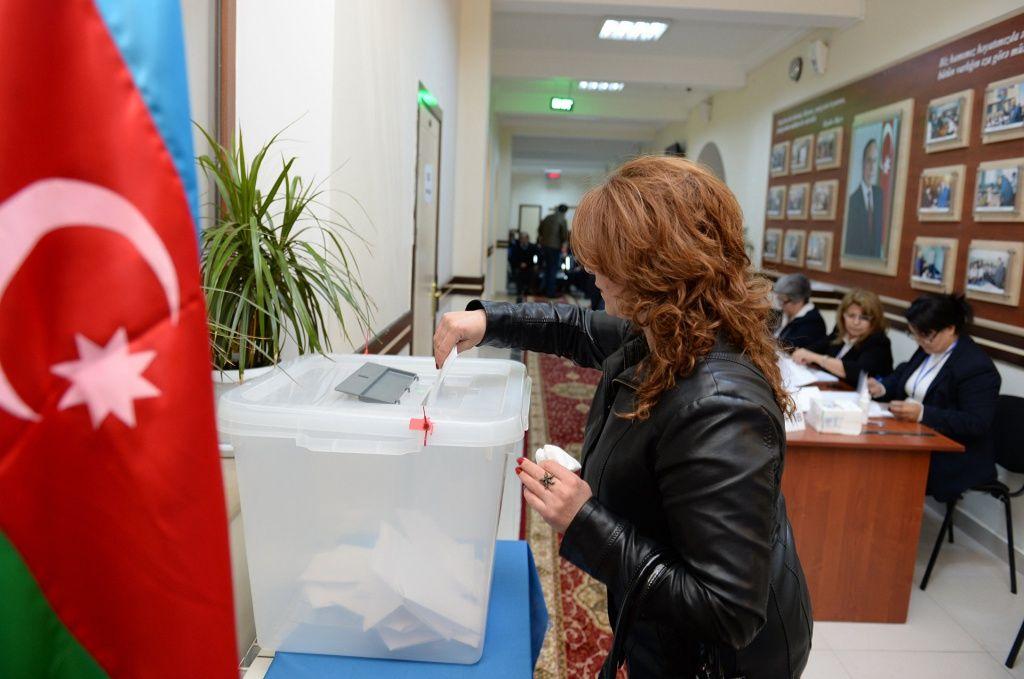 В Азербайджане объявили внеочередные выборы президента
