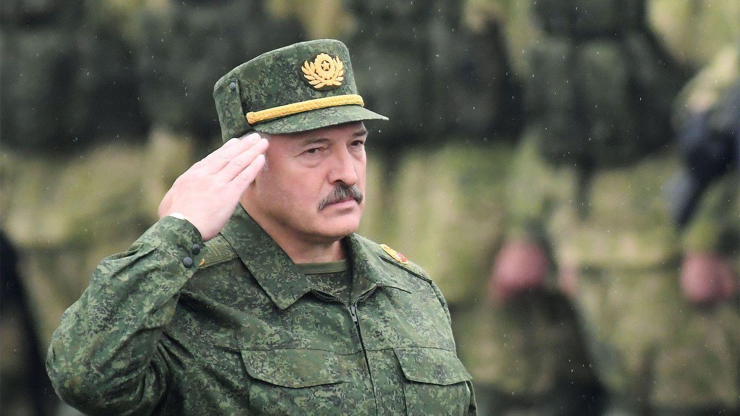 Лукашенко пообещал ответить Польше на «бряцание оружием»