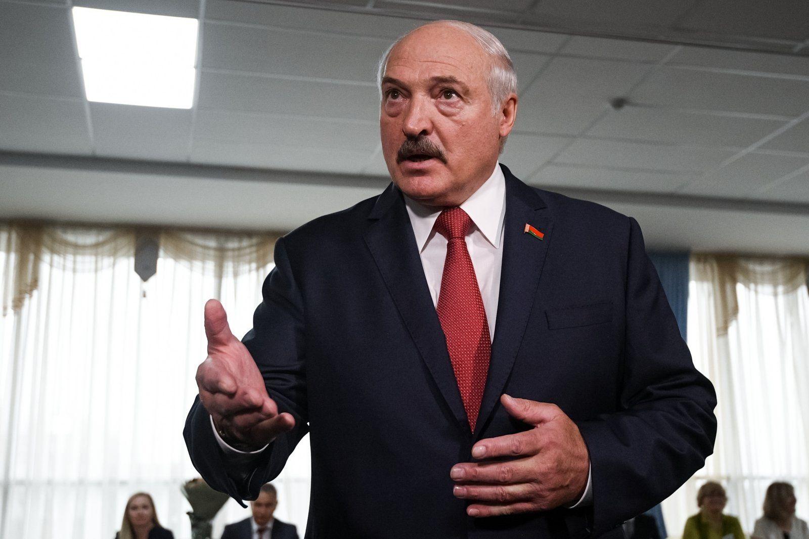 Лукашенко сравнил подходы Беларуси и России к борьбе с коронавирусом