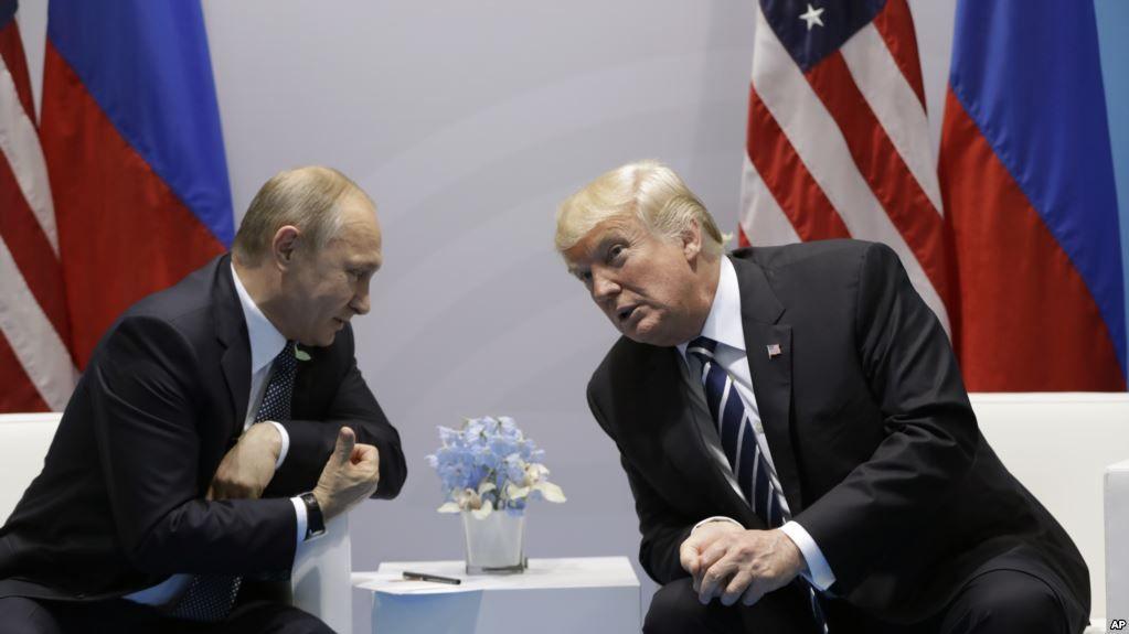 Стало известно, что Трамп намерен обсудить с Путиным