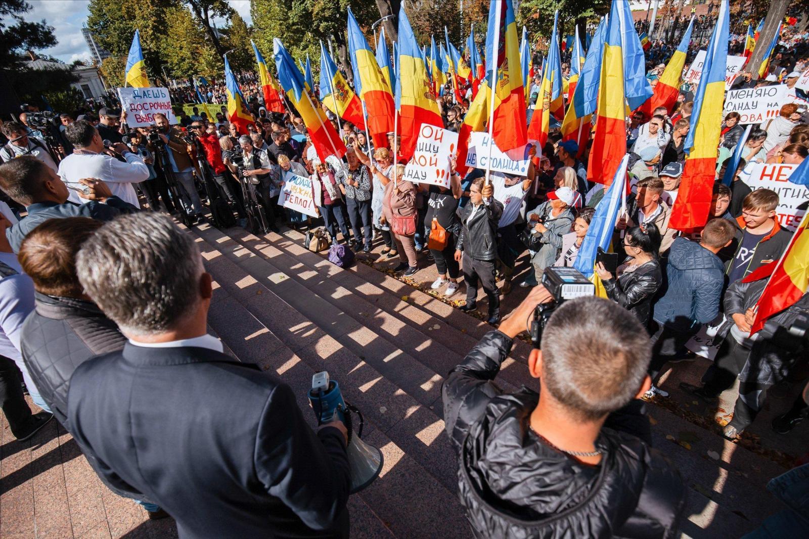 Протестующие призвали ЕС увидеть истинное положение дел в Молдове